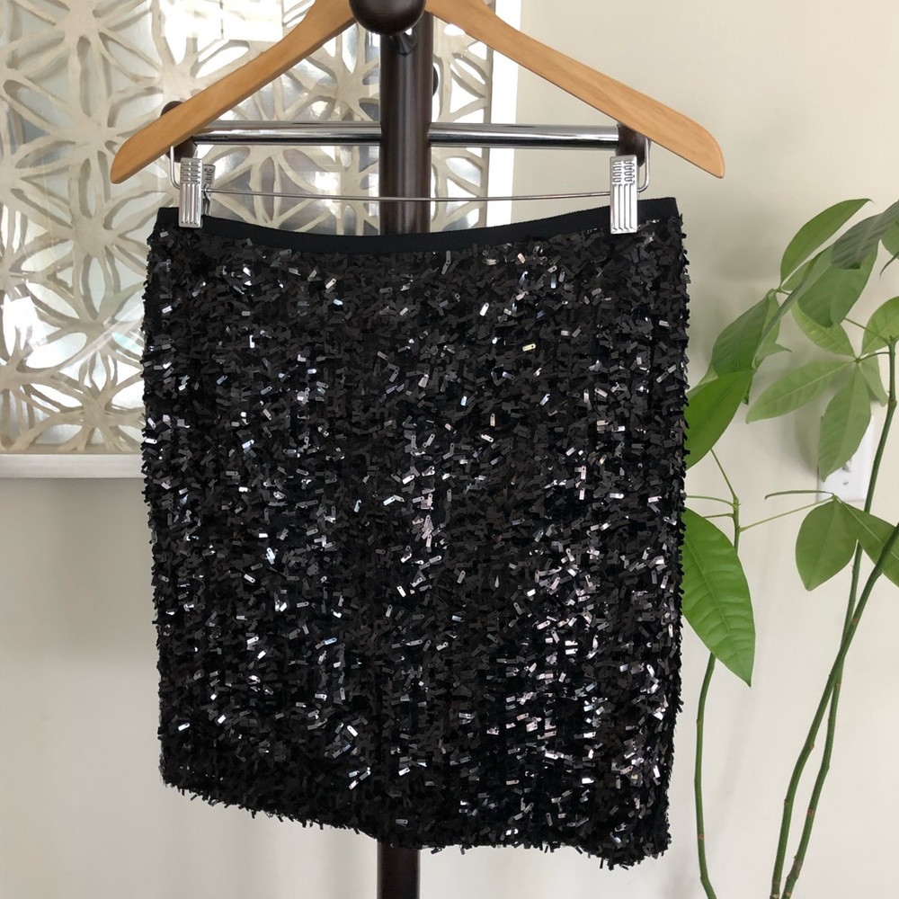 Ann Taylor Black Sequined Skirt size 4-excellent! - Picture 2 of 4